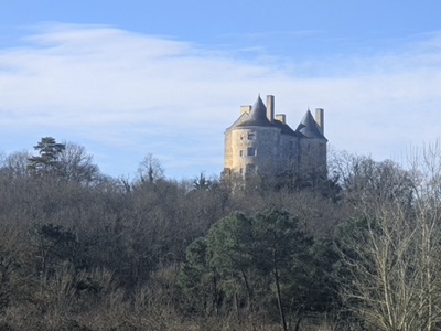 BUZET SUR BAISE
le ch&acirc;teau dominant les vall&eacute;es du Lot, de la Garonne et de la Ba&iuml;se